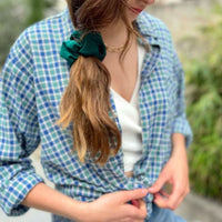 Chouchou en coton upcyclé Vert Prairie Laure Derrey Hersée Paris 9