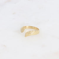 Bague Pegasos ailes texturées dorée ajustable Hersée Hersée Paris 9
