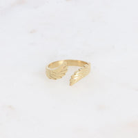 Bague Pegasos ailes texturées dorée ajustable Hersée Hersée Paris 9