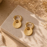 Boucles d’oreilles Galatée créoles dorées rainurées Hersée Hersée Paris 9