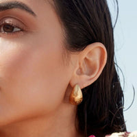 Boucles d’oreilles Naïade gouttes brossées dorées Hersée Hersée Paris 9