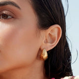 Boucles d’oreilles Naïade gouttes brossées dorées Hersée Hersée Paris 9